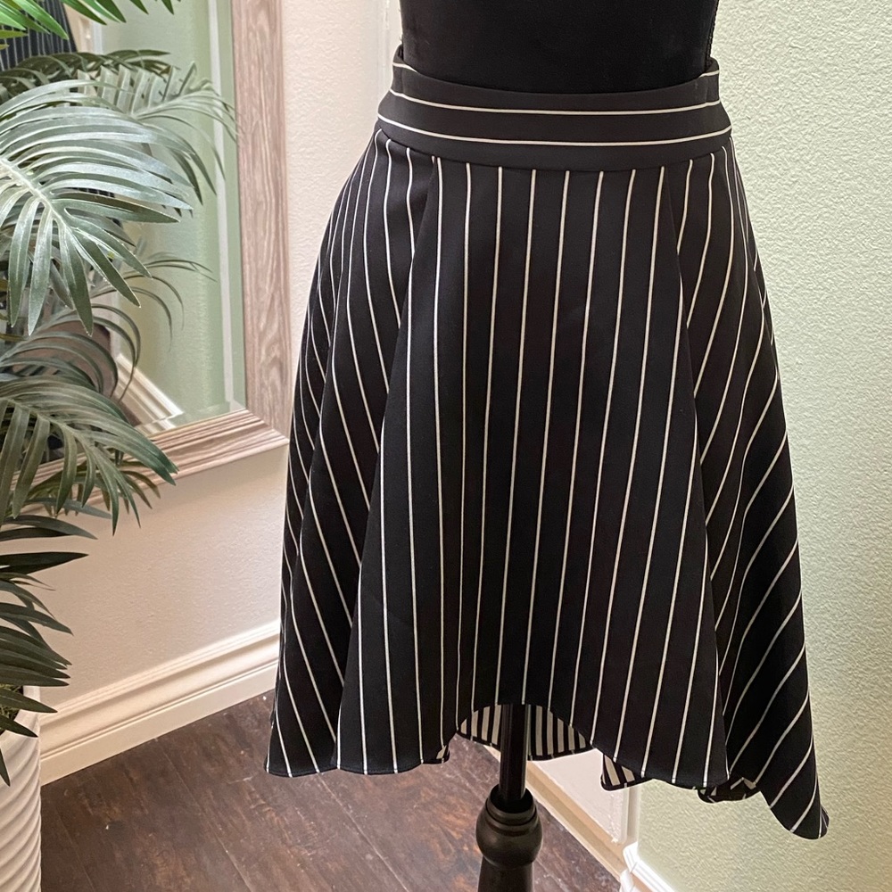 NWOT Alice + Olivia pinstripe high-low skirt. Size 2